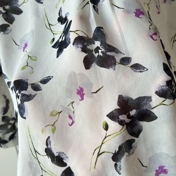 Kismet White Floral Blouse - Picture 4 of 13